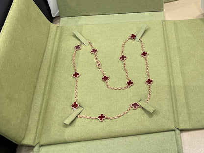 Twelve Motif Clover Necklace – 18K Rose Gold with Carnelian